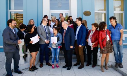 Quince parados de Colindres acaban su formación en el taller de empleo sobre atención a la dependencia